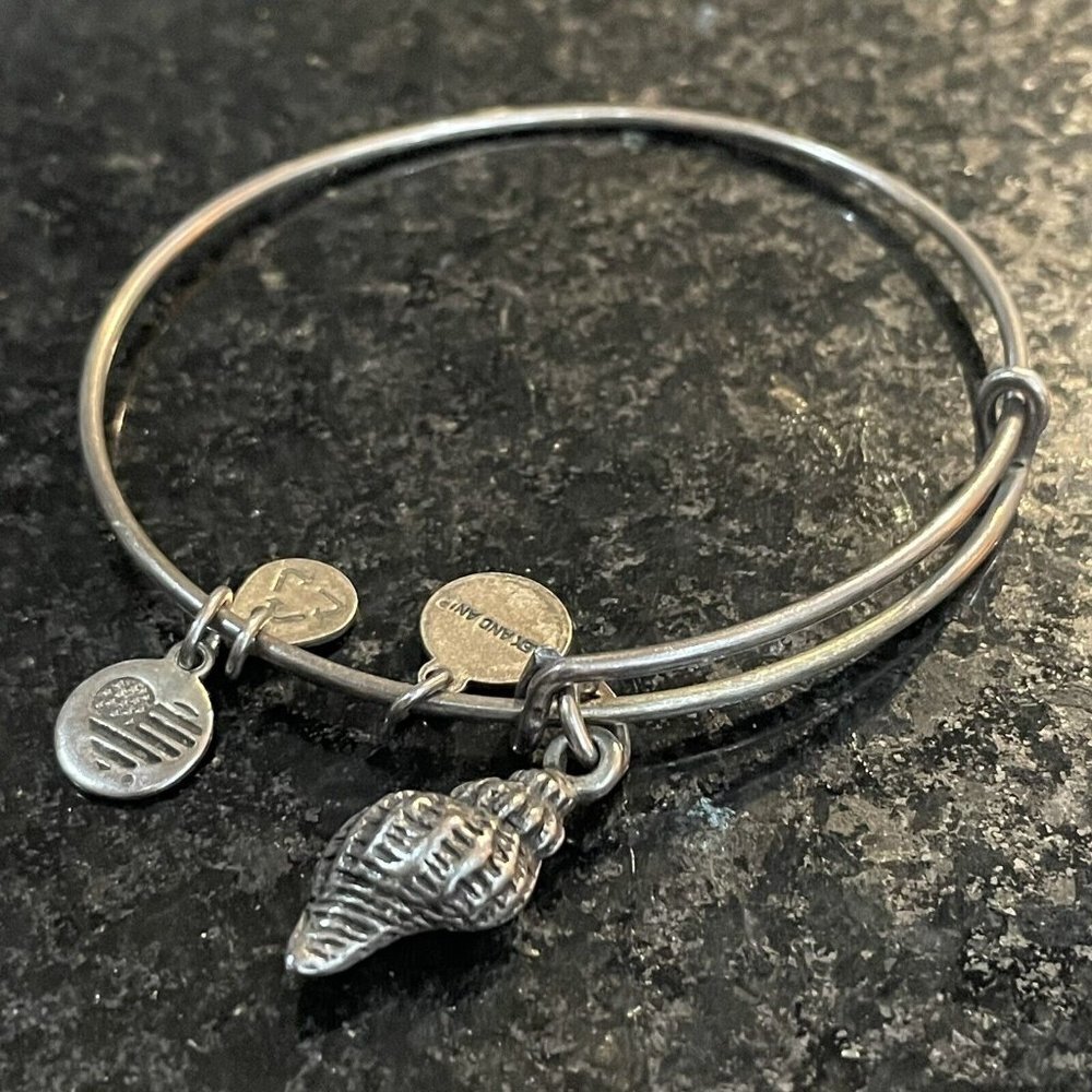 Alex and Ani Dangle Drop Conch Shell Charm Bracelet Adjustable Silver Tone